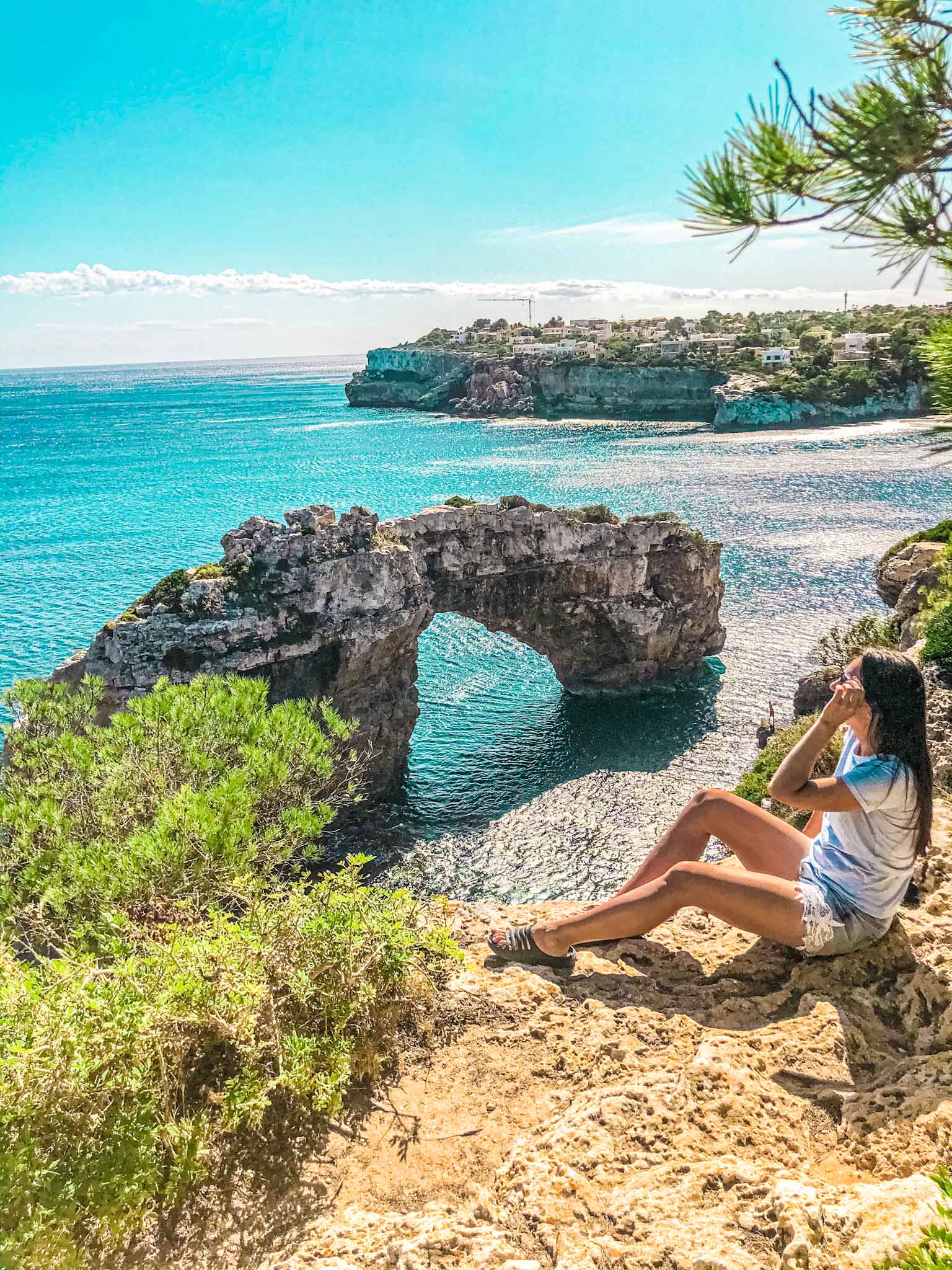 Es Pontàs natural arch in Mallorca