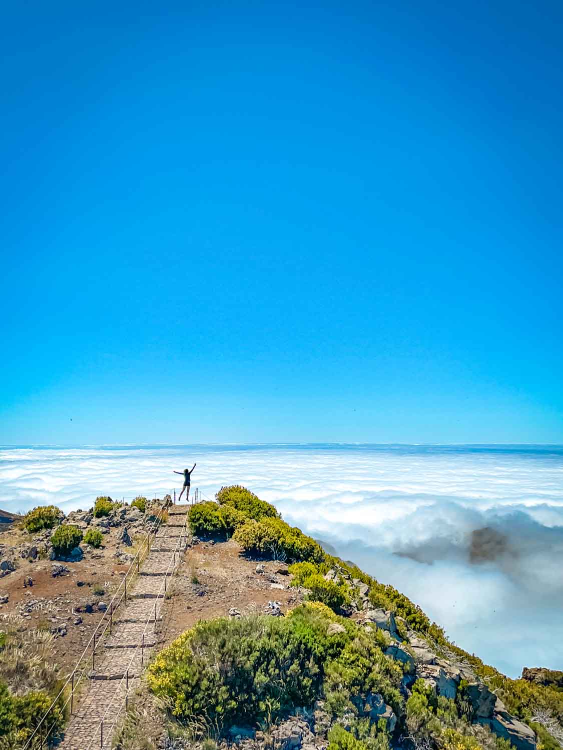 Pico do Arieiro to Pico Ruivo walk Madeira