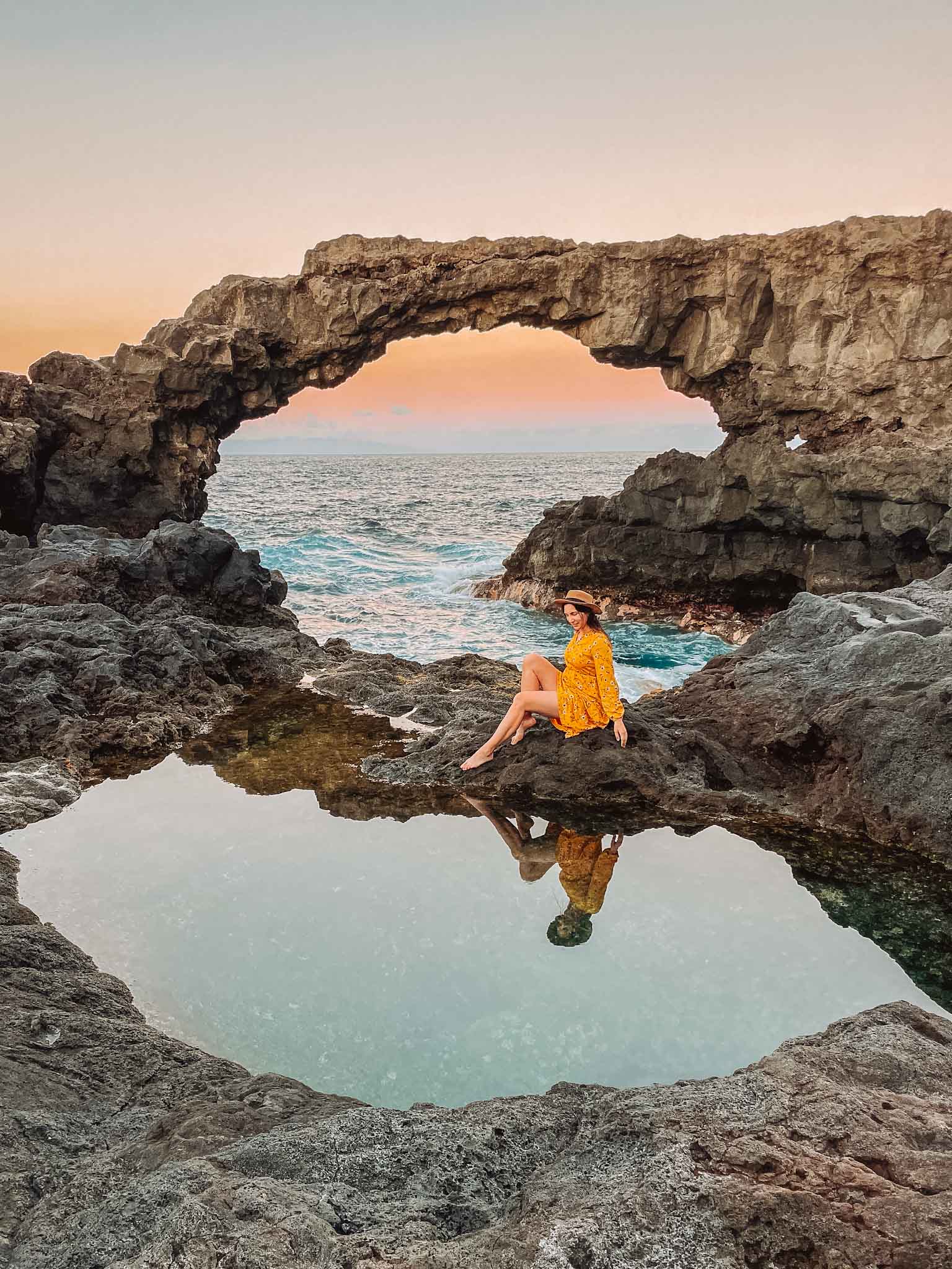 Natural pools in El Hierro - Stone arch of Charco Manso