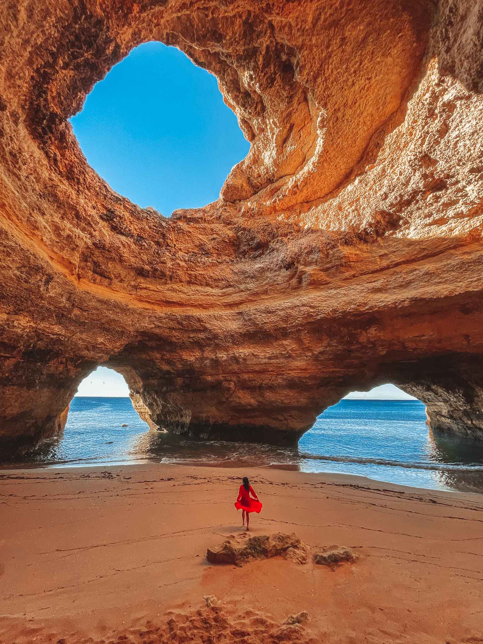 How to get to the famous Benagil cave in Algarve Alone in the cave