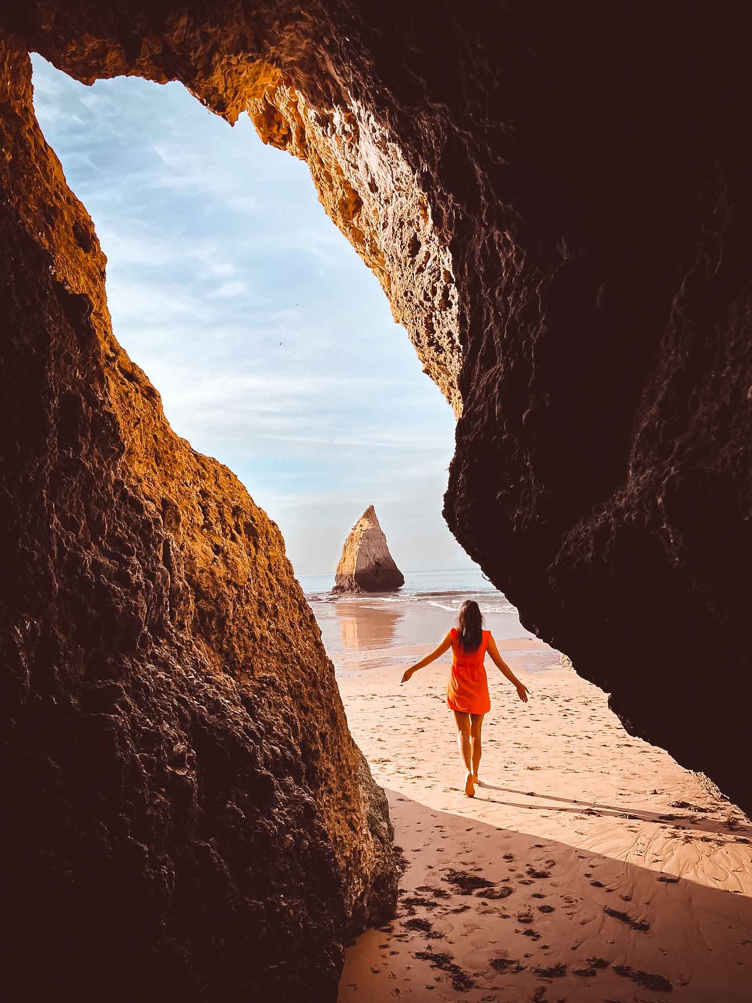 Caves and algars in Algarve Portugal - Praia dos Três Irmãos