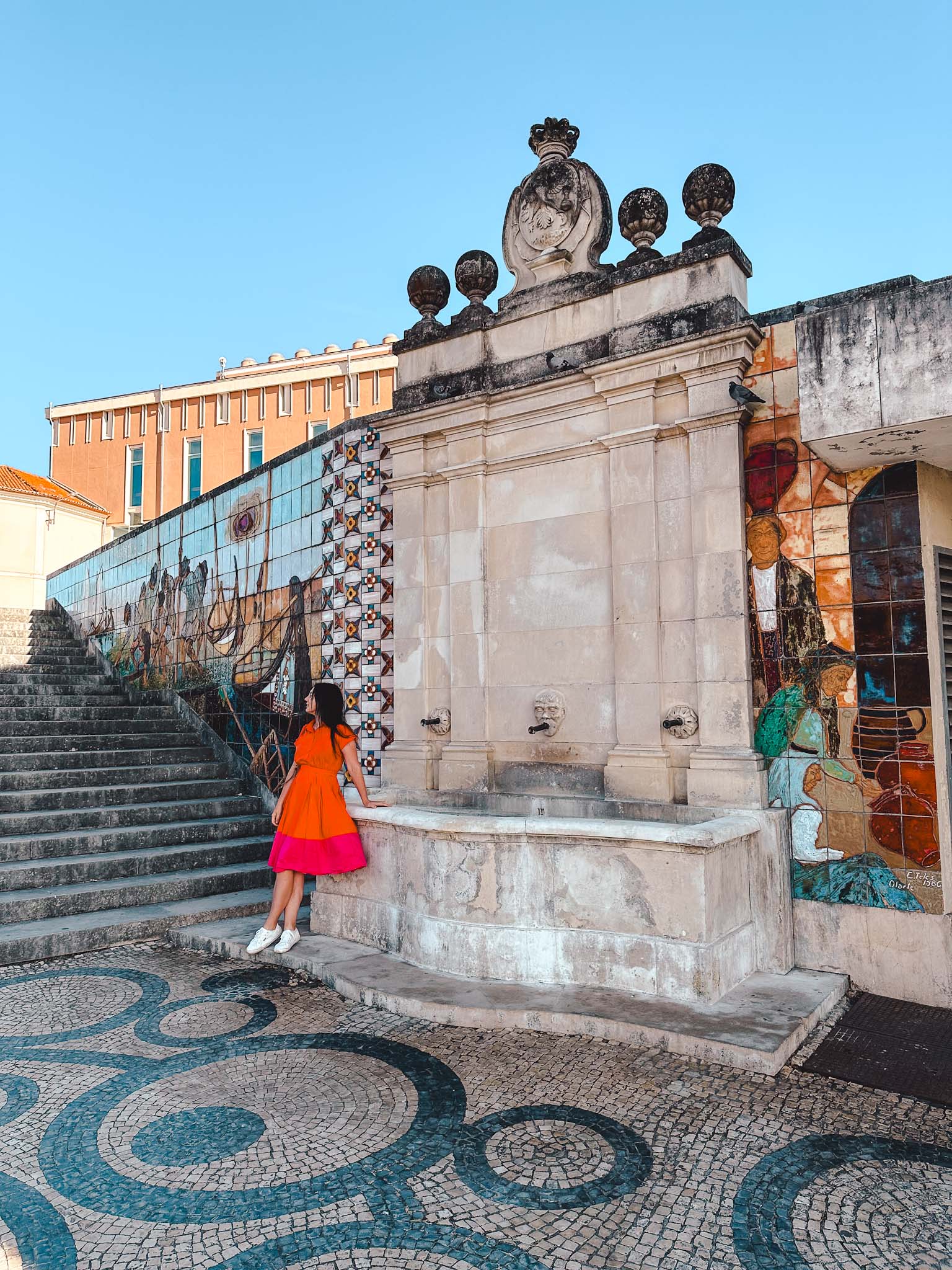 Best things to do in Aveiro, Portugal - explore the traditional tiles in Aveiro streets