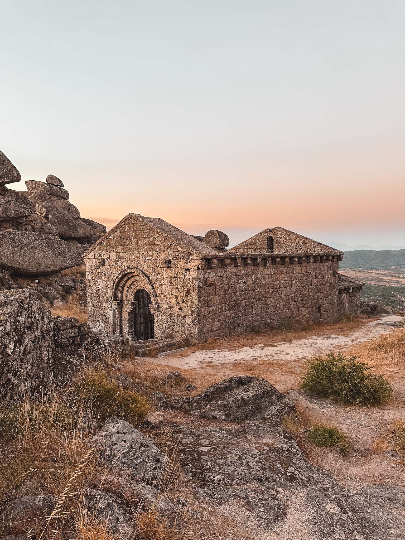 Best things to do in Monsanto, Portugal - the roofless church - Igreja de São Miguel