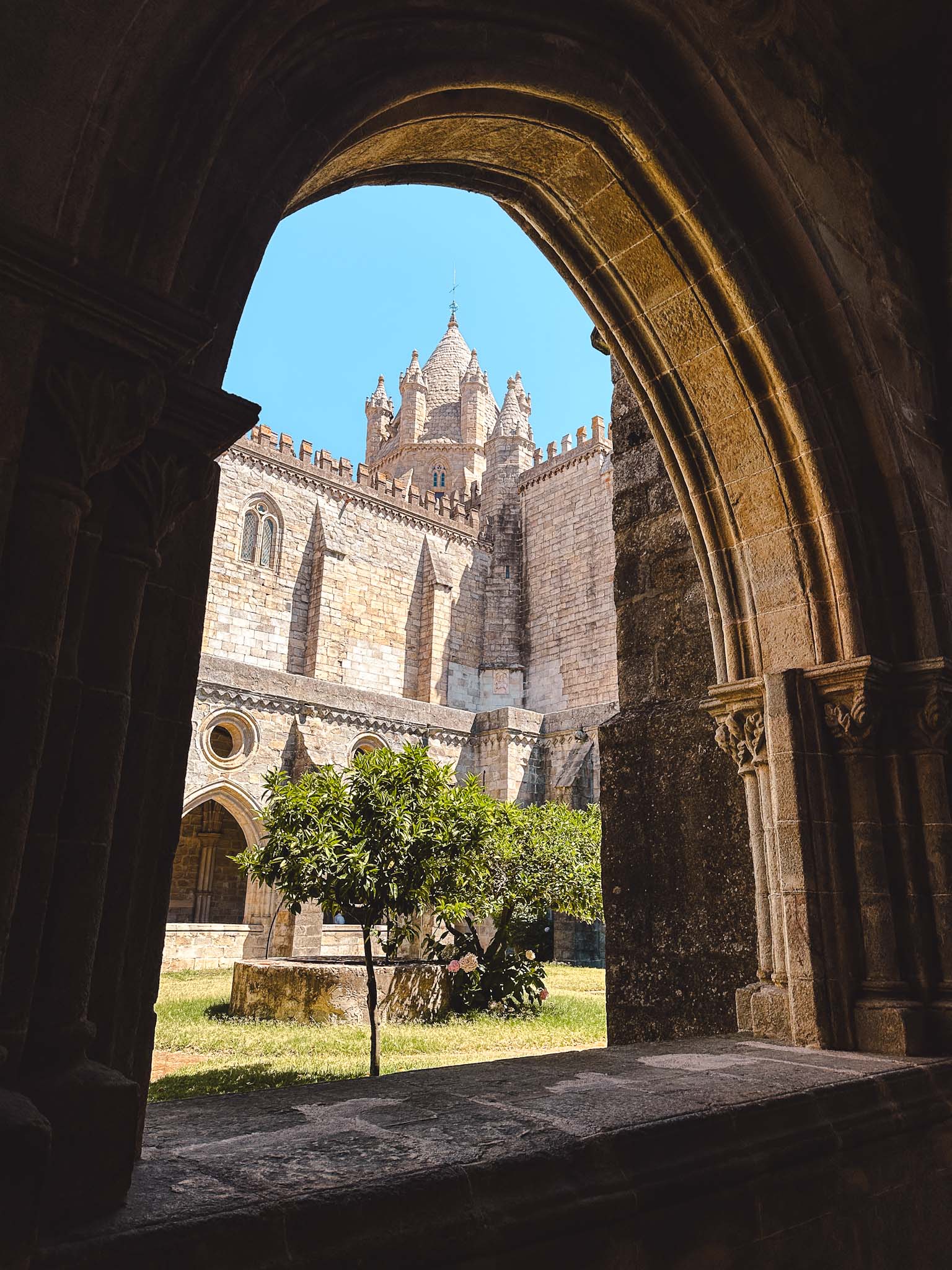 Evora, Portugal - best things to do and see - Cathedral of Évora