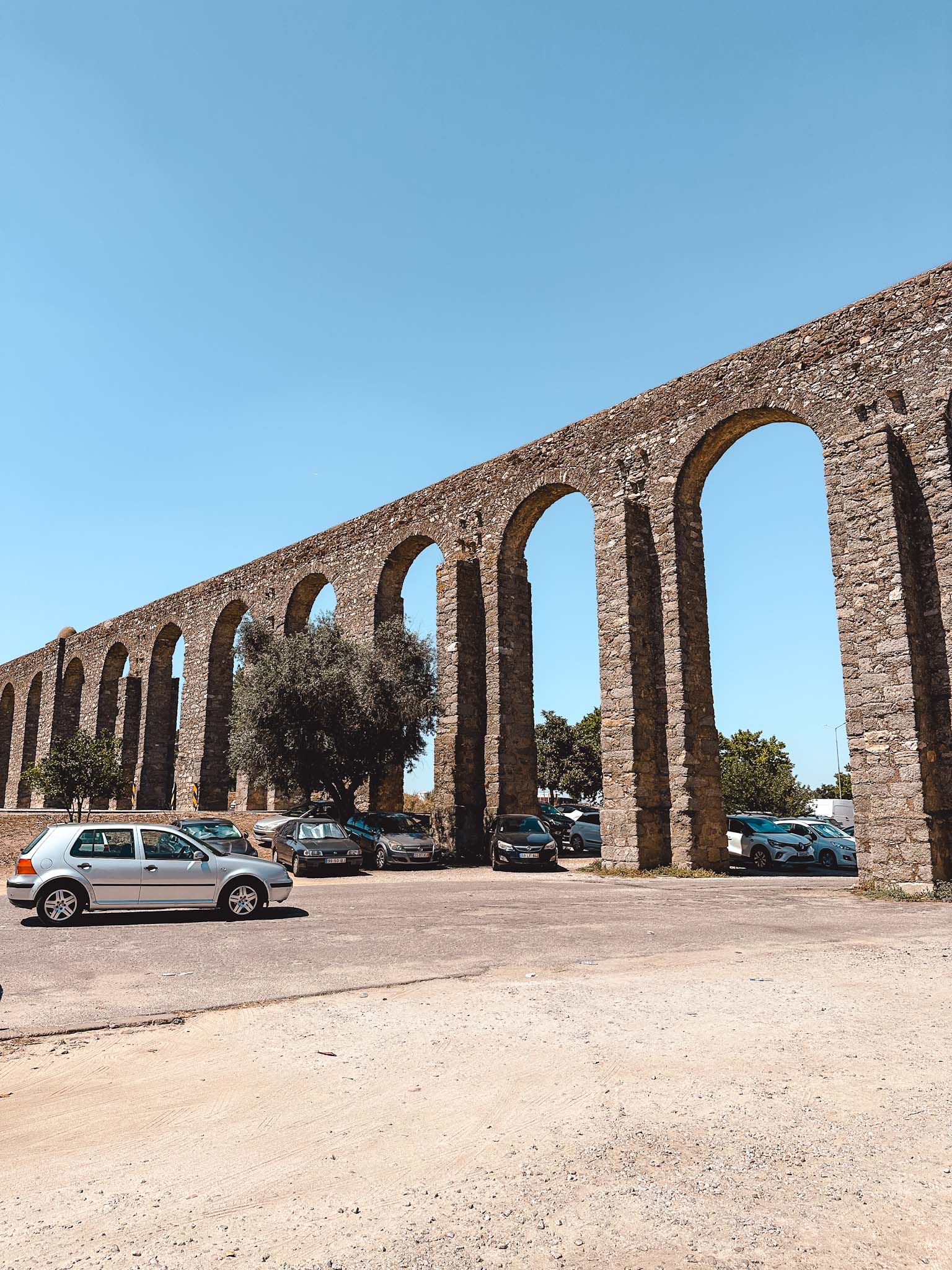 Evora, Portugal things to do - Évora aqueduct