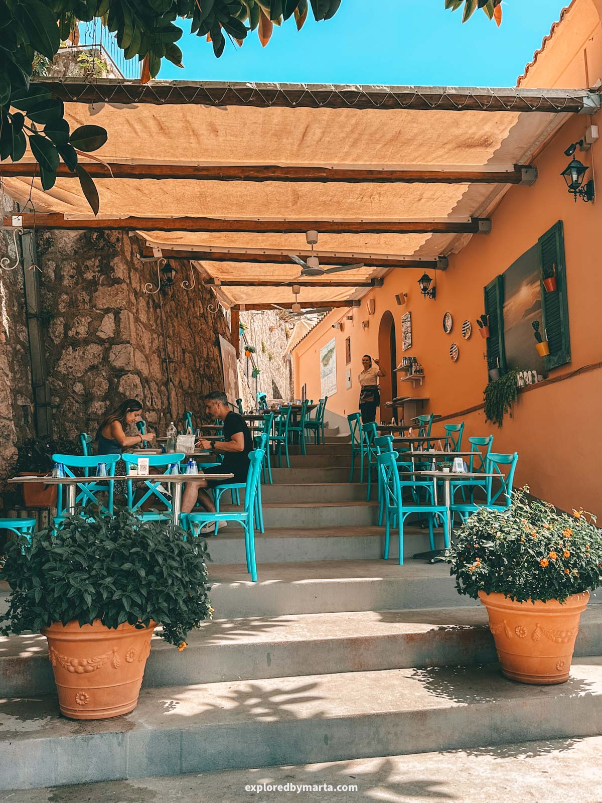 Amalfi Coast, Italy-the best pizza in Praiano in Che Bonta