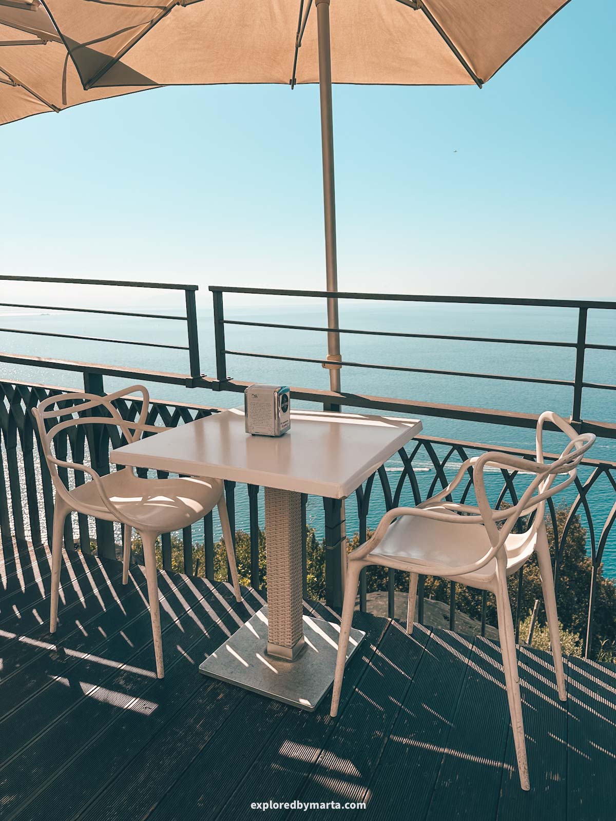 Bar Santa Rosa in Conca dei Marini serves some of the best sfogliatella pastries you will find on the Amalfi Coast, steps away from its birthplace