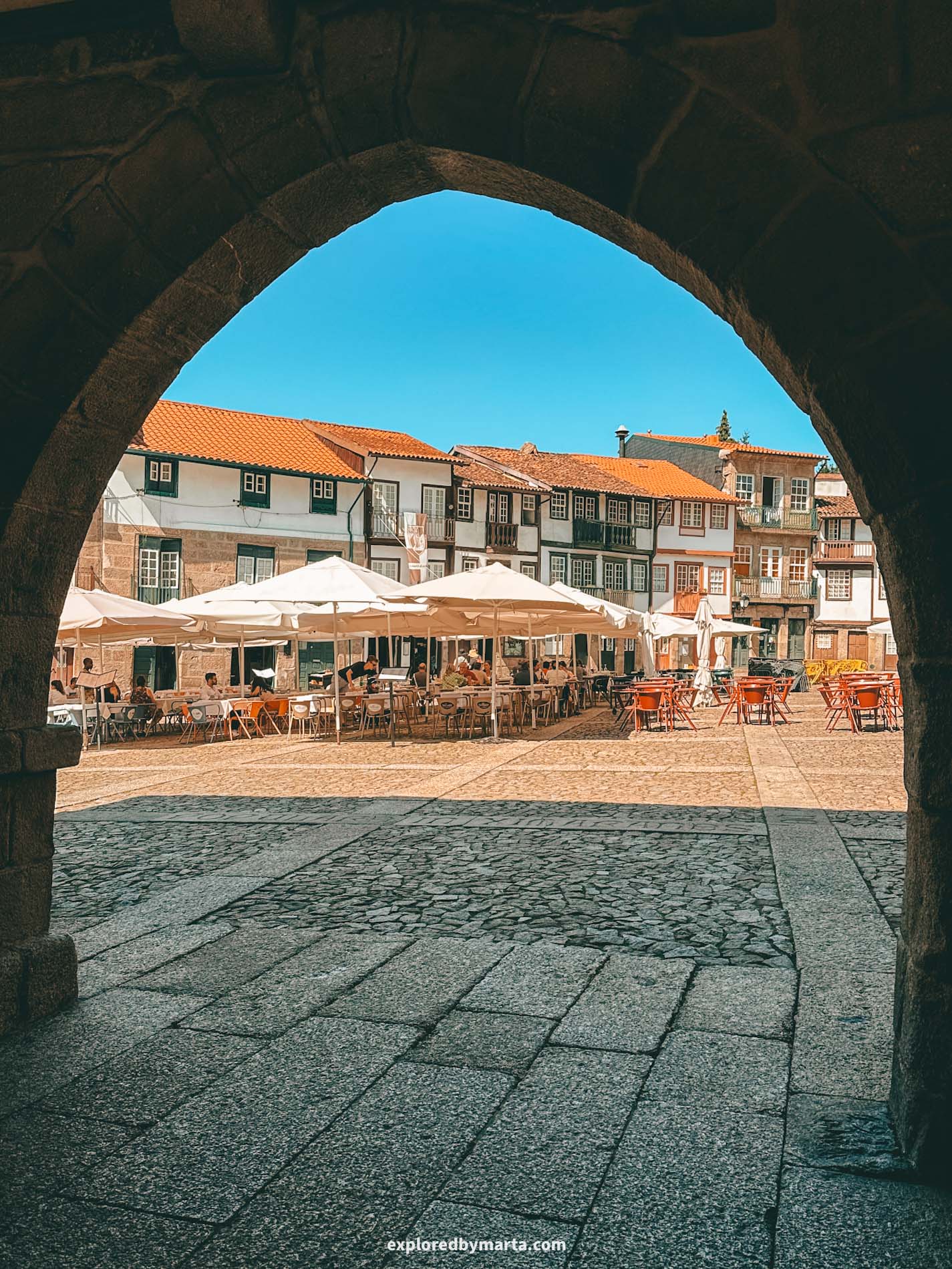 Guimaraes, Portugal-Praça de São Tiago