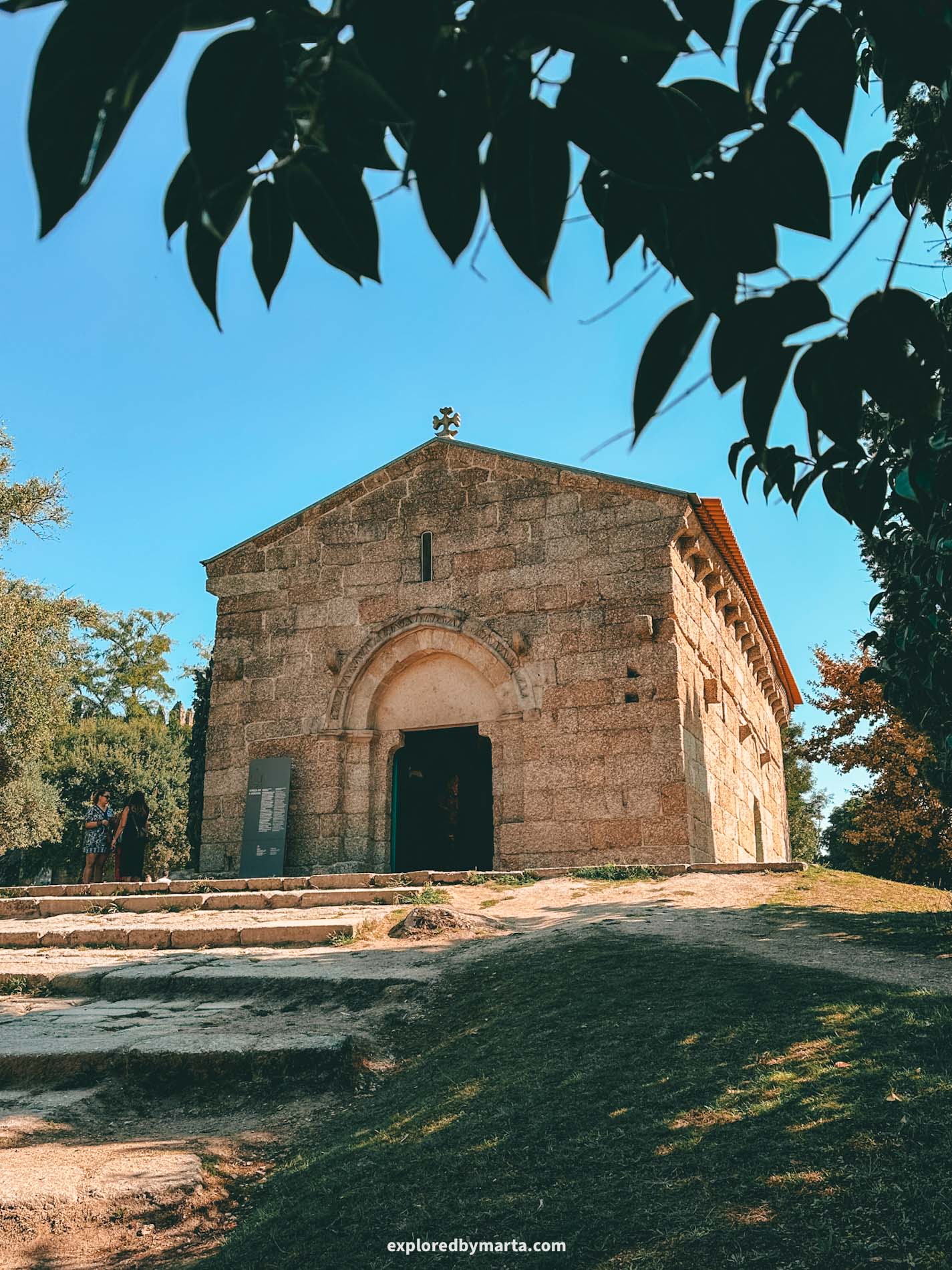 Portugal, Guimaraes-Igreja de São Miguel do Castelo
