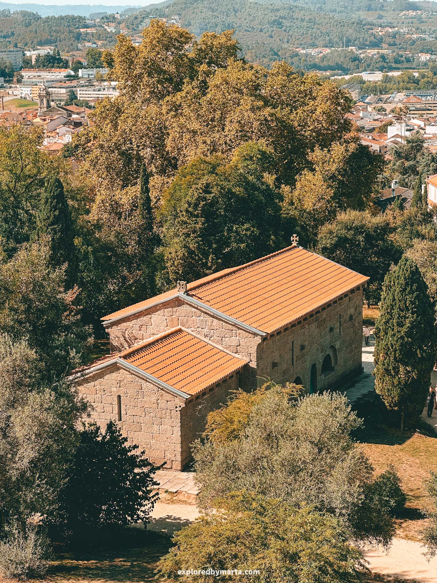 Portugal, Guimaraes-Igreja de São Miguel do Castelo