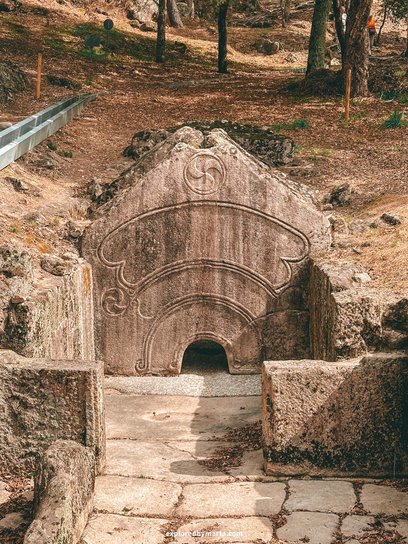 Portugal-exploring Citânia de Briteiros archaeological site