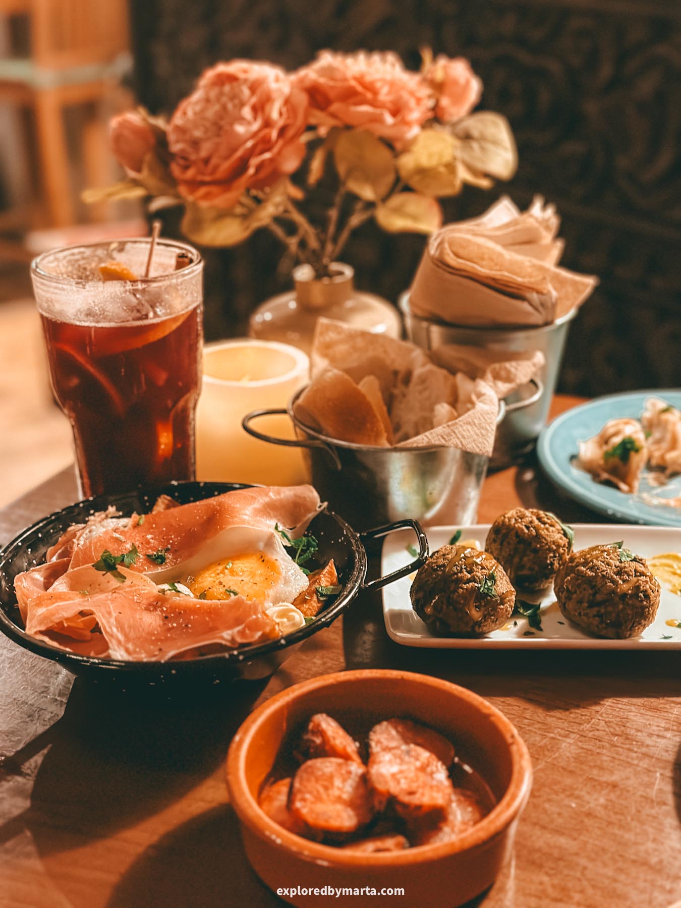 Capela Incomum wine and tapas bar in Porto, Portugal