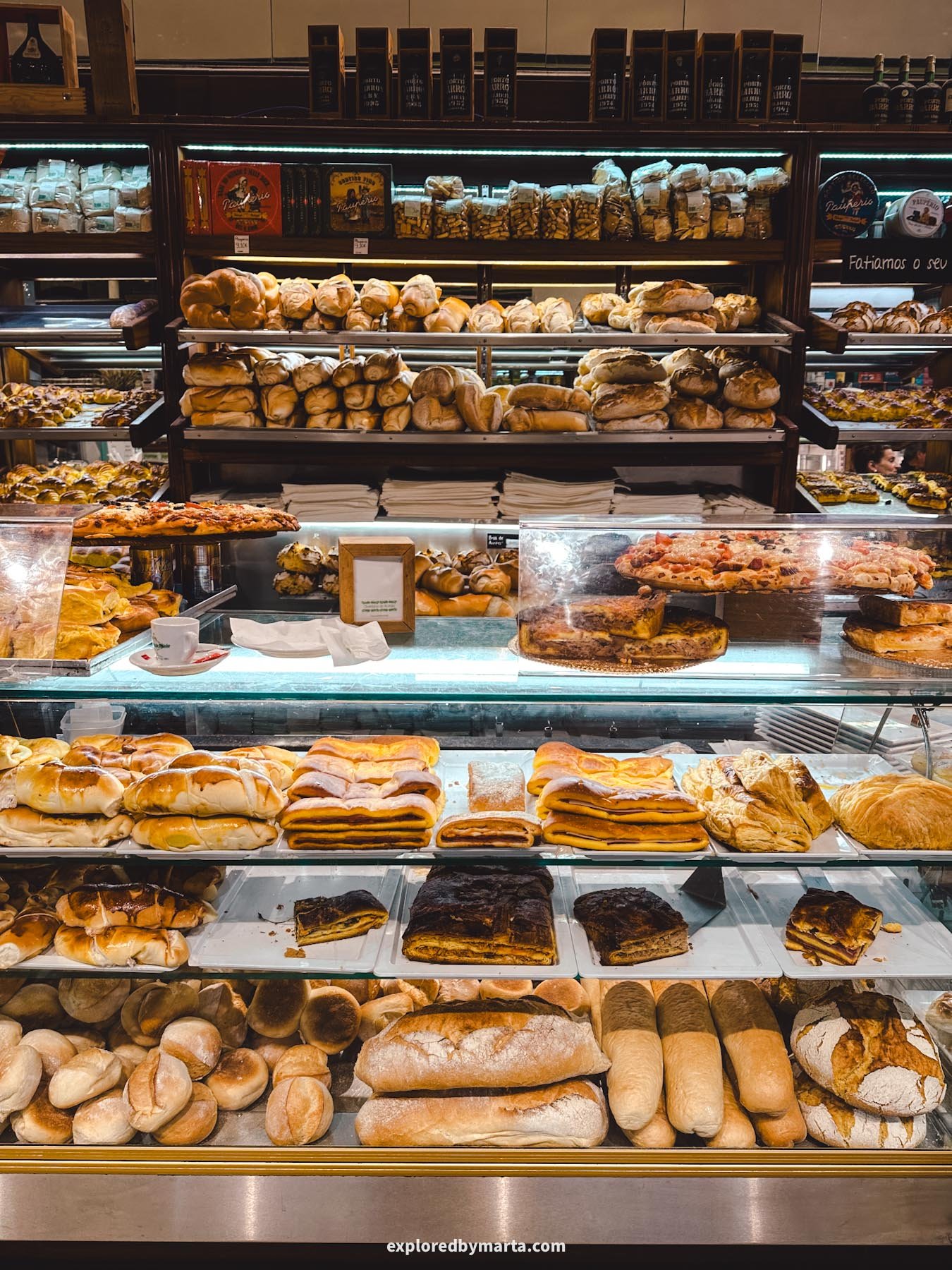 Confeitaria do Bolhão in Porto, Portugal