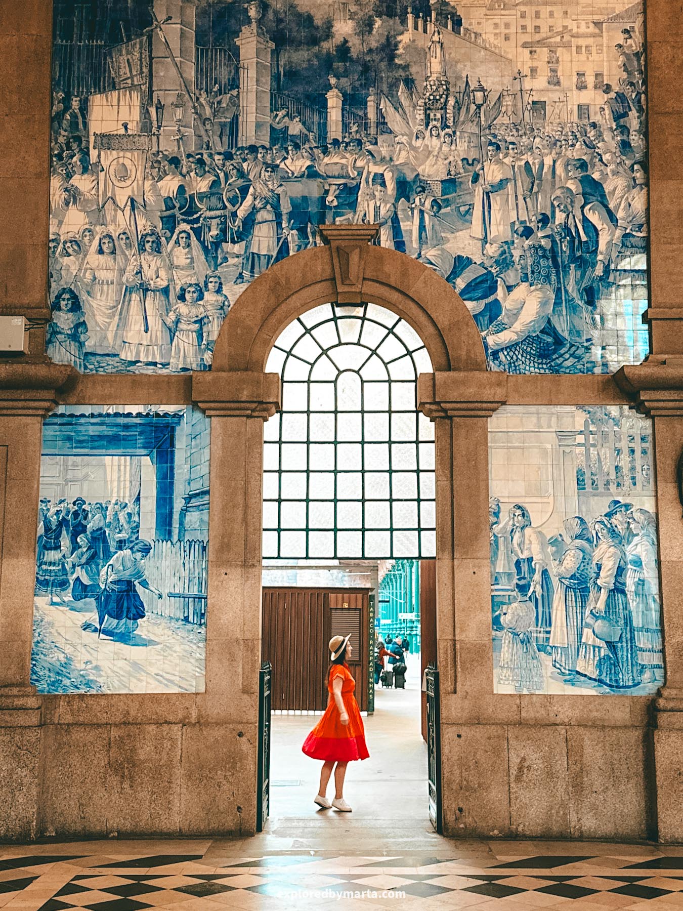 Estação de São Bento or São Bento Railway Station in Porto, Portugal is know as one of the most beautiful railway stations in Europe