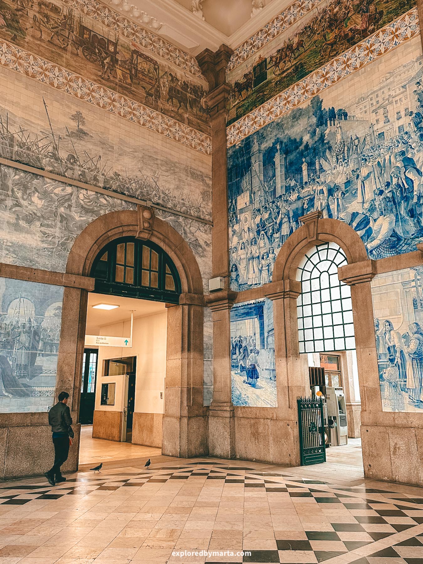 Estação de São Bento or São Bento Railway Station in Porto, Portugal is know as one of the most beautiful railway stations in Europe