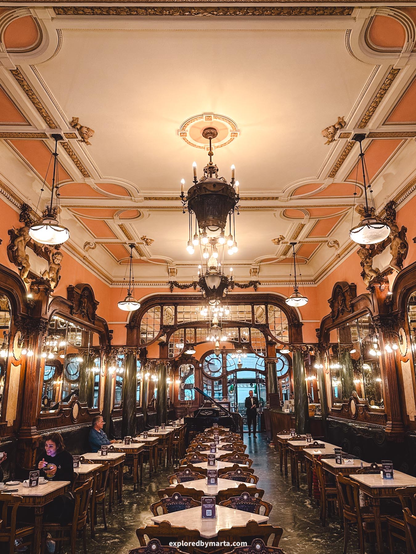 Majestic Café, the best historical cafe in Porto, Portugal
