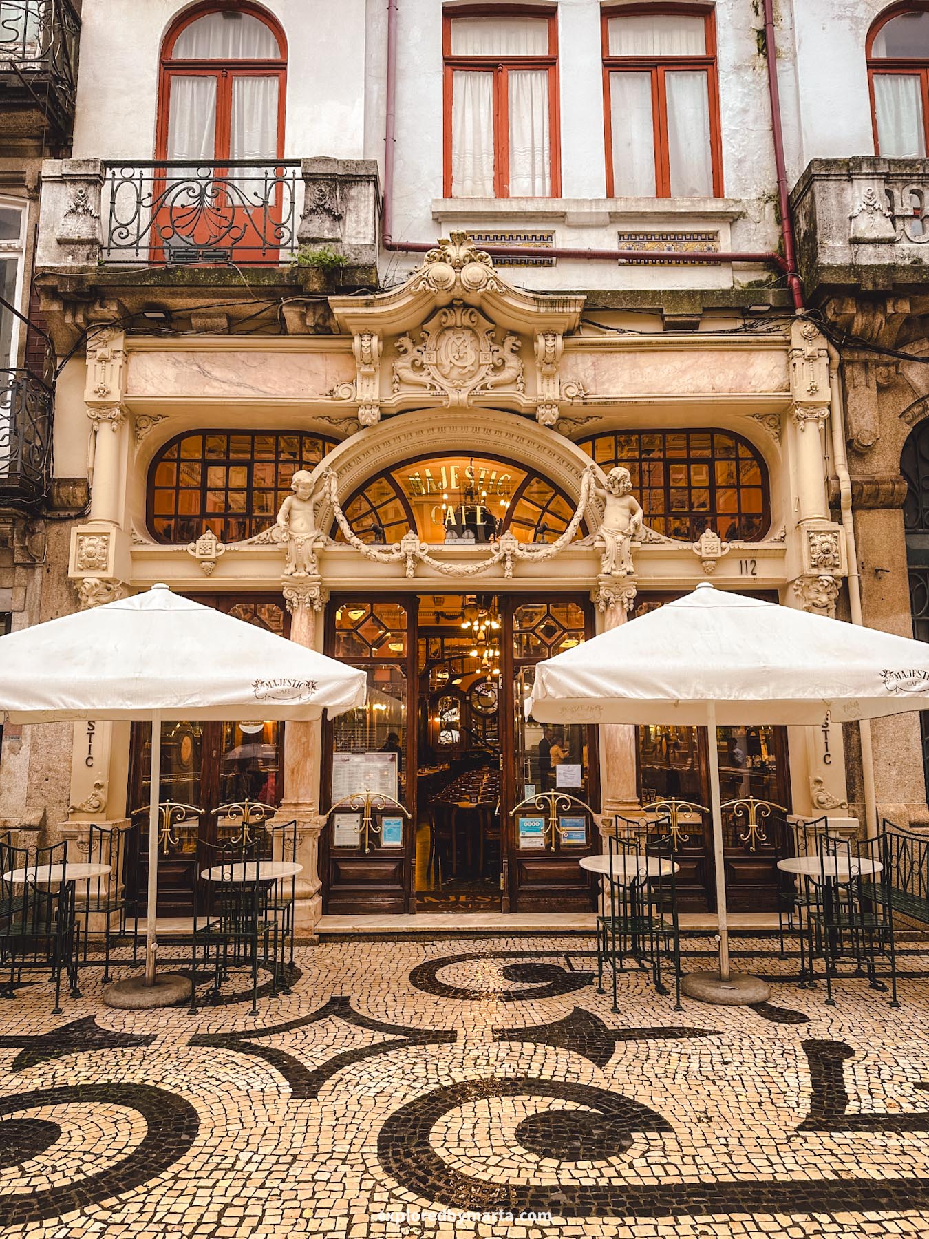 Majestic Café, the best historical cafe in Porto, Portugal