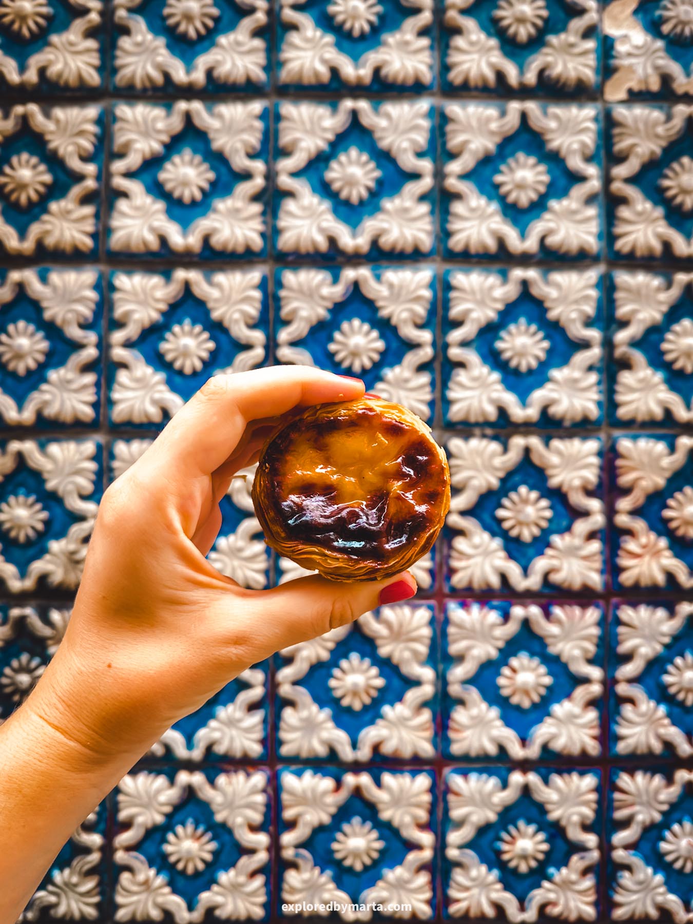 Nata Lisboa on Rua Flores in Porto, Portugal