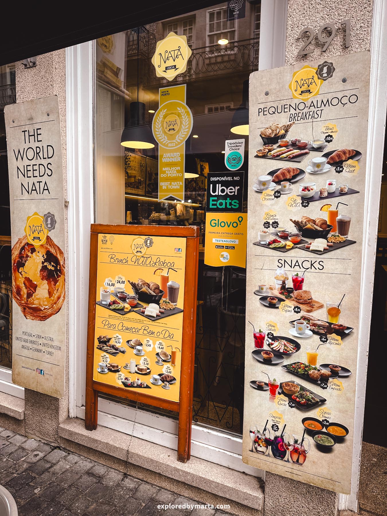 Nata Lisboa on Rua Flores in Porto, Portugal