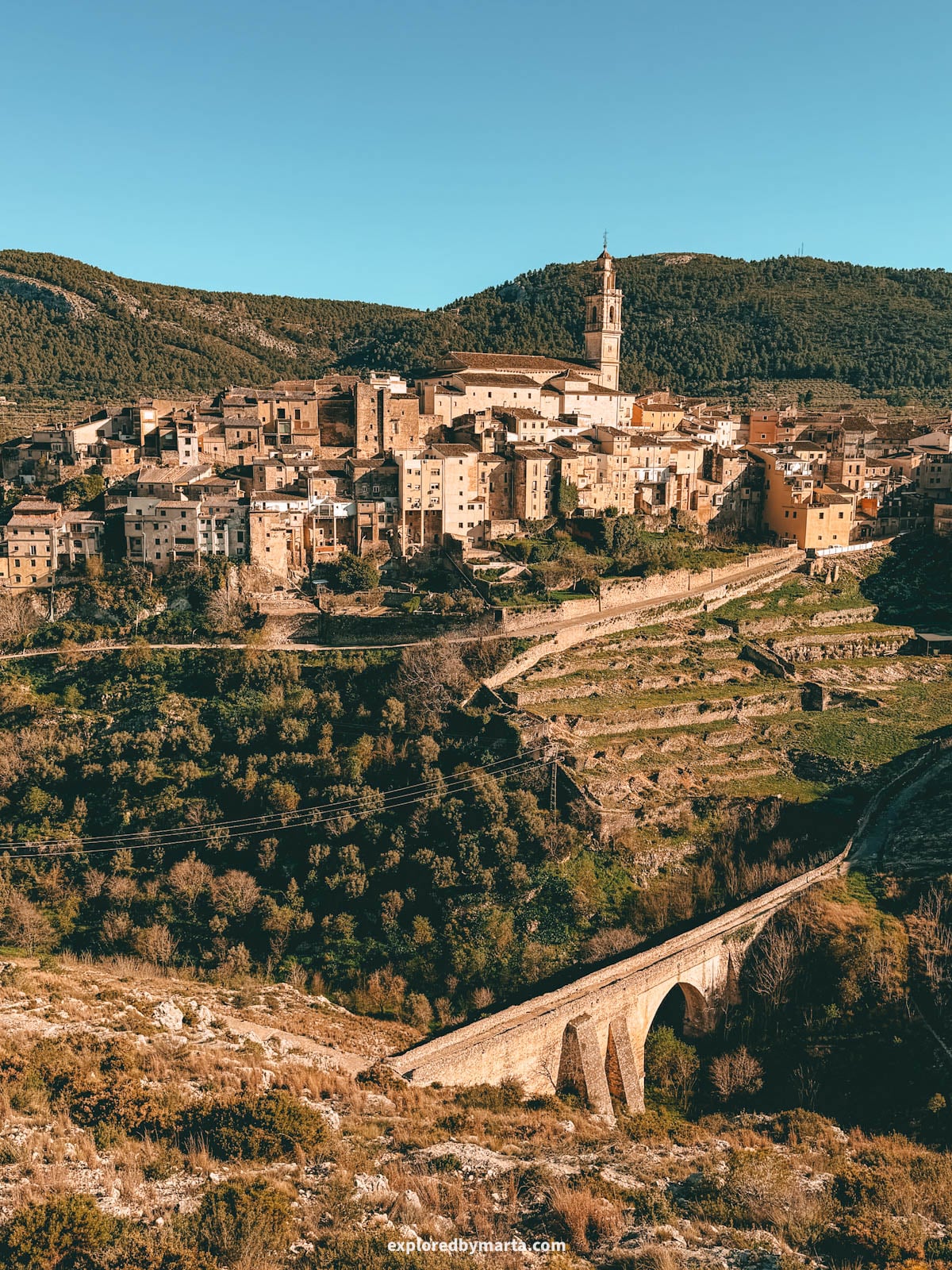 Chapel hill offers panoramic views over Bocairent historical quarter (9)