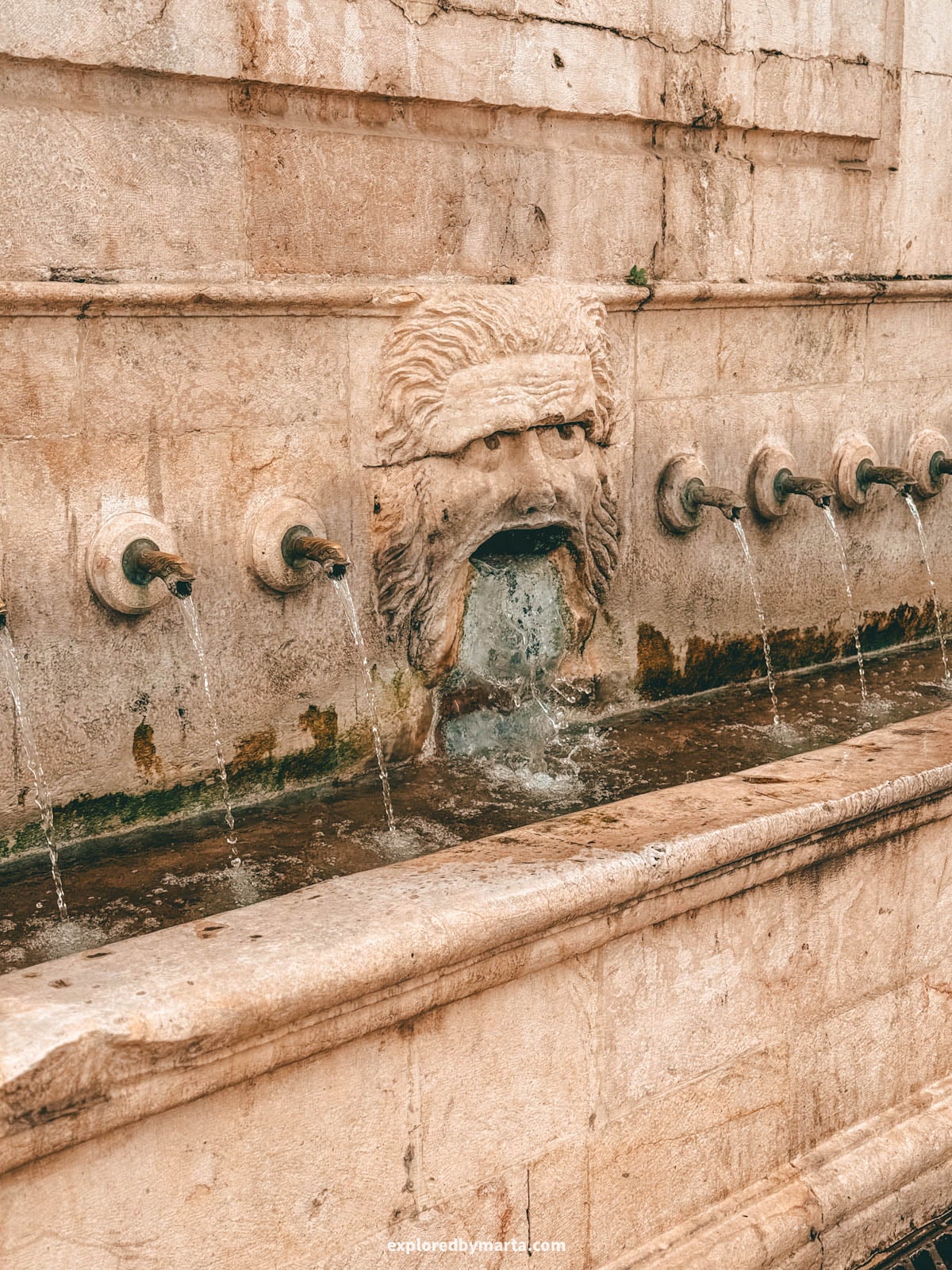Font dels Vint-i-cinc Dolls in Xátiva, Valencia Region, Spain