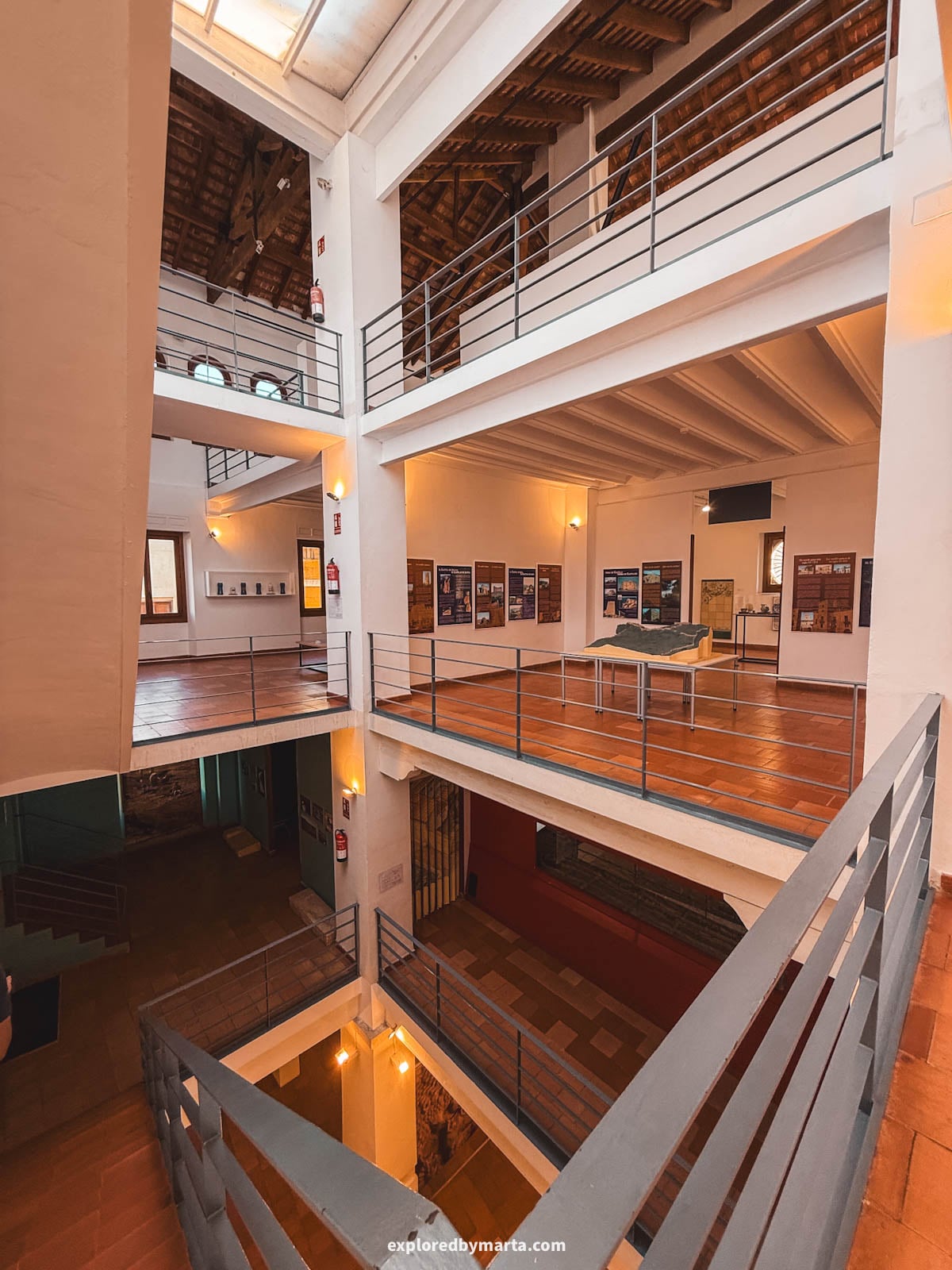 The historic grain store Almudín de Xàtiva now serves as a museum in Xátiva