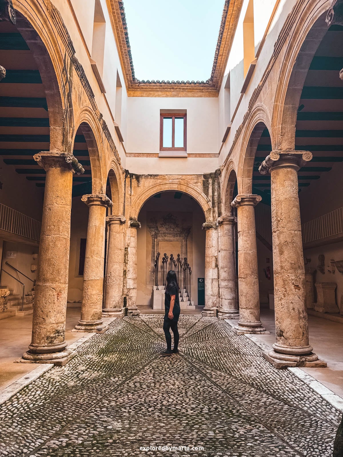 The historic grain store Almudín de Xàtiva now serves as a museum in Xátiva