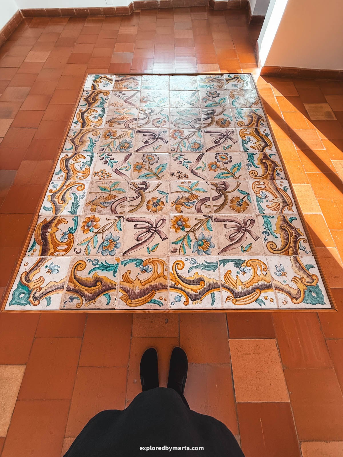 The historic grain store Almudín de Xàtiva now serves as a museum in Xátiva