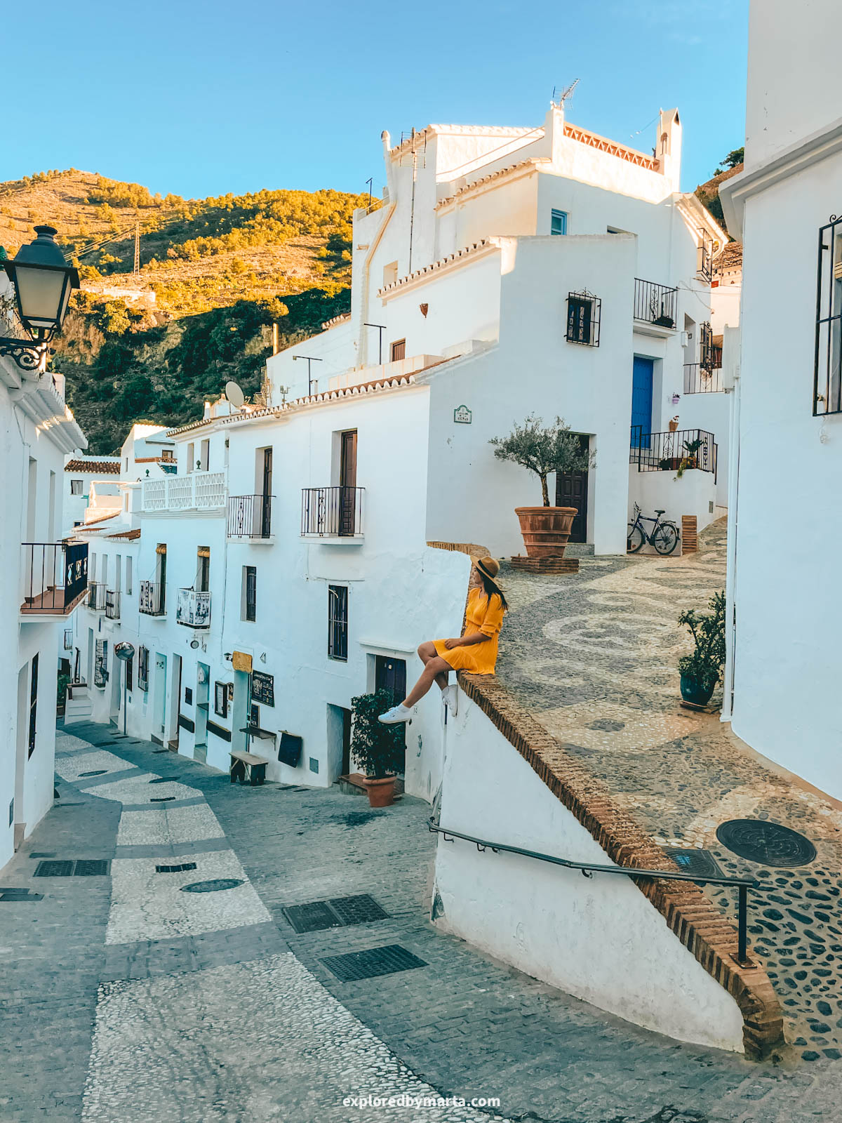 Crossroads at Calle Real and Callejón de las Ánimas in Frigiliana, Spain