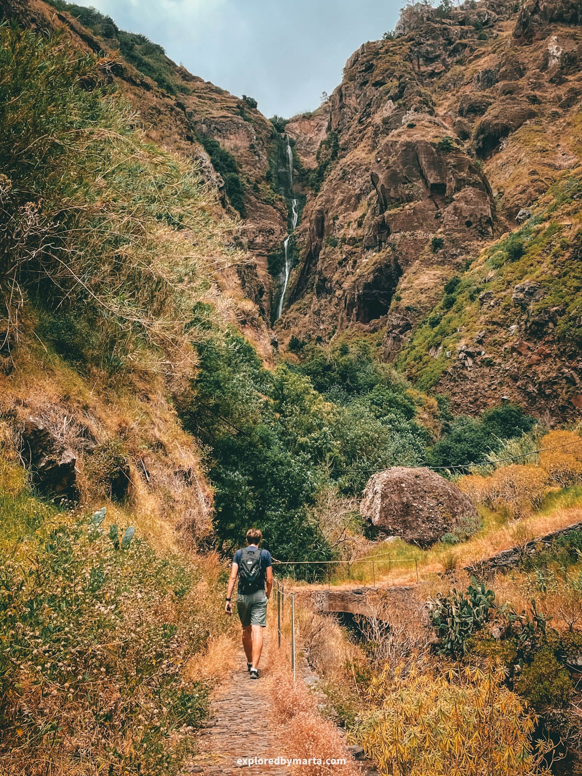 Hiking PR19 Caminho Real do Paul do Mar along Cascata do Paul do Mar waterfall up to Prazeres