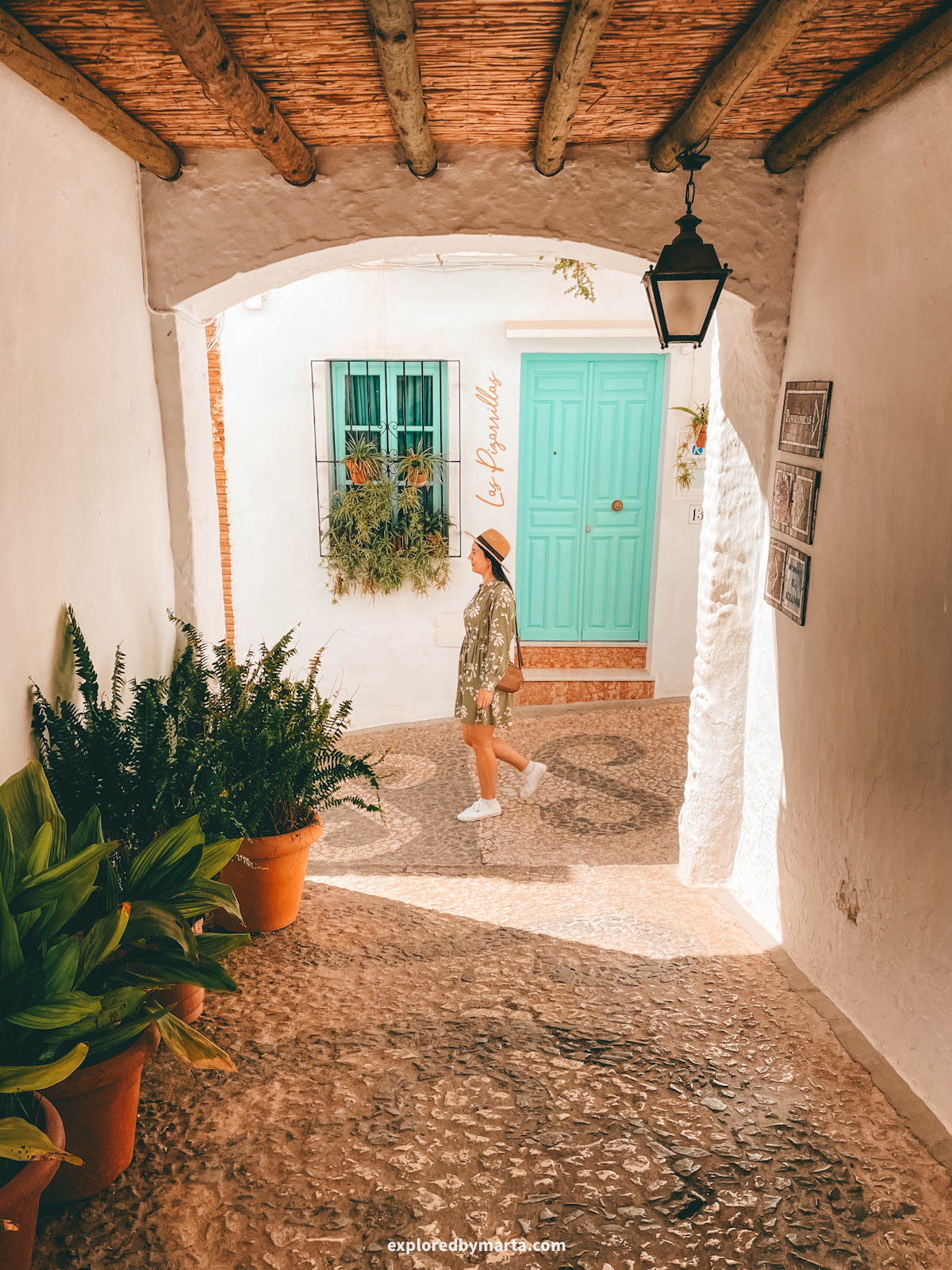 Tunnel from Calle Hernando el Darra to Callejón del Peñón in Frigiliana, Spain