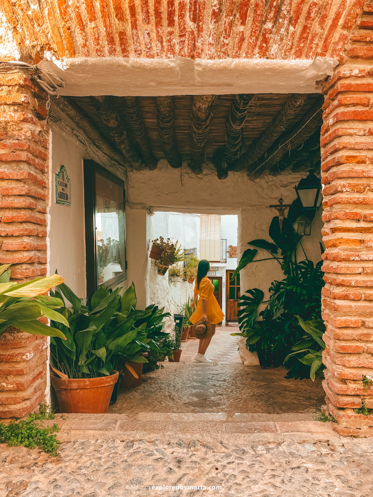 Tunnel to Restaurante El Adarve in Frigiliana, Spain