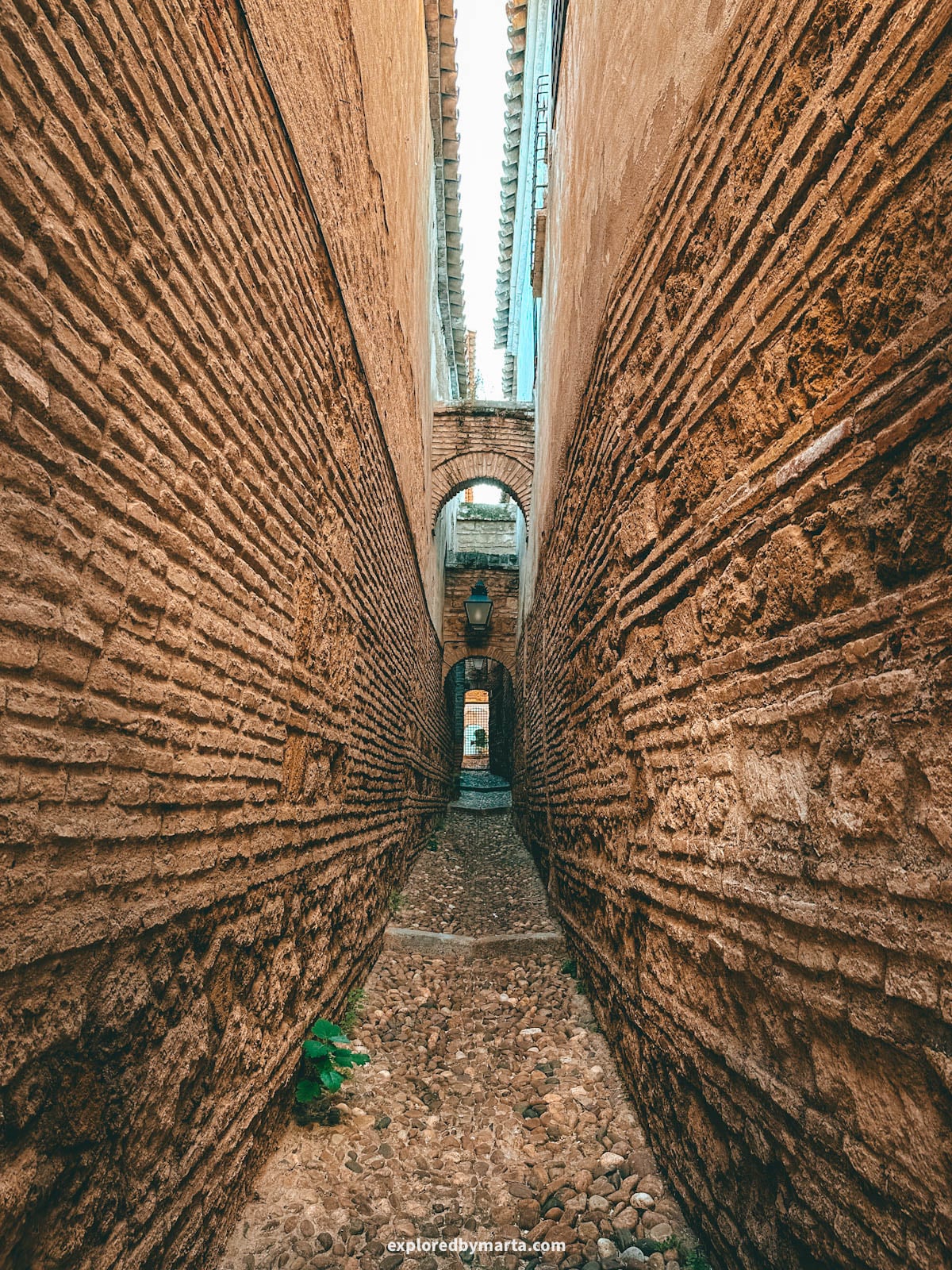 Alley of the Arquillos in Córdoba, Spain