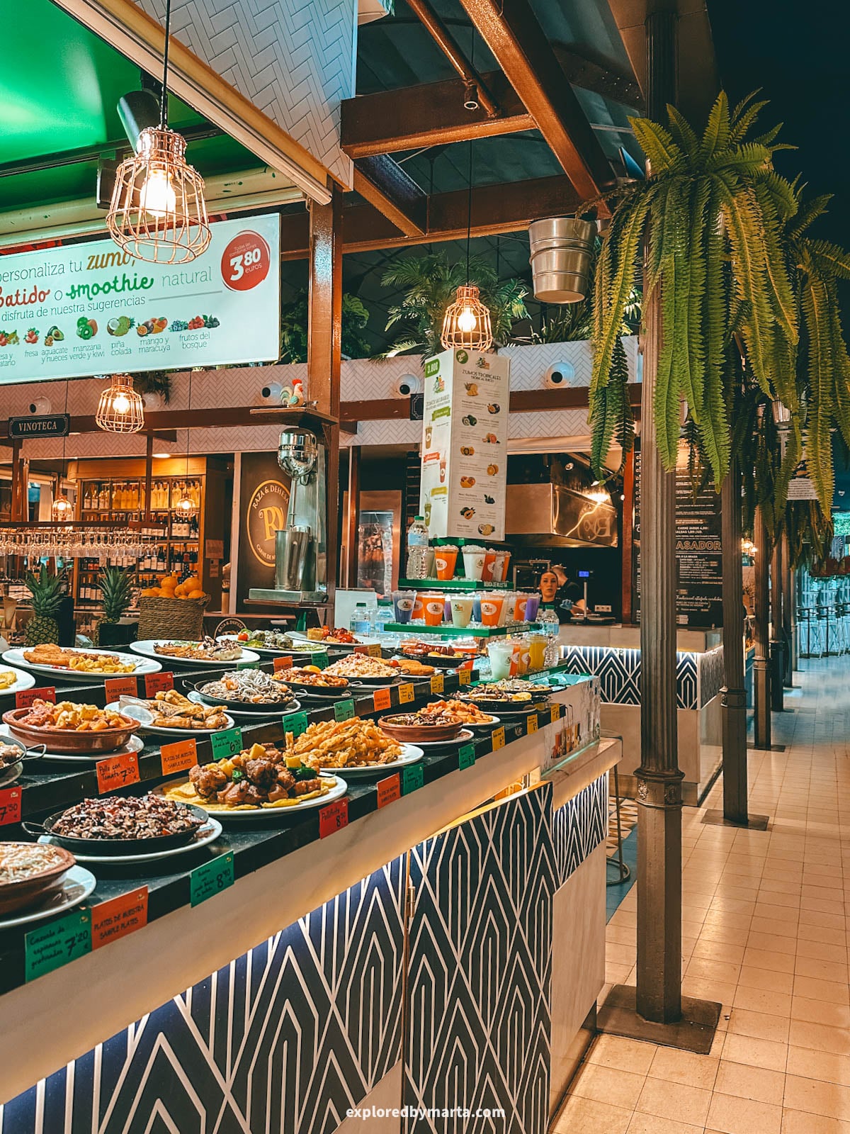 Mercado Victoria food market in Córdoba, Spain