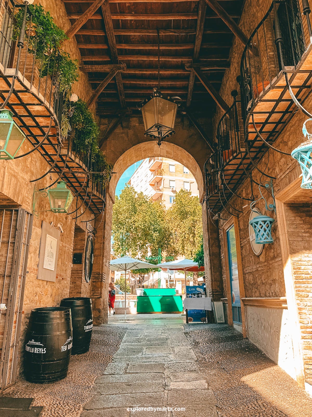 The magical Moon Alley - Calleja de la Luna in Córdoba, Spain