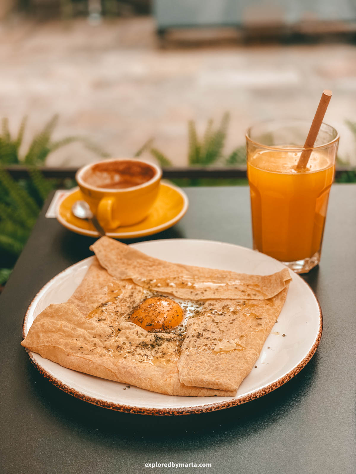 Breakfast and coffee at Santa Coffee in Malaga, Spain