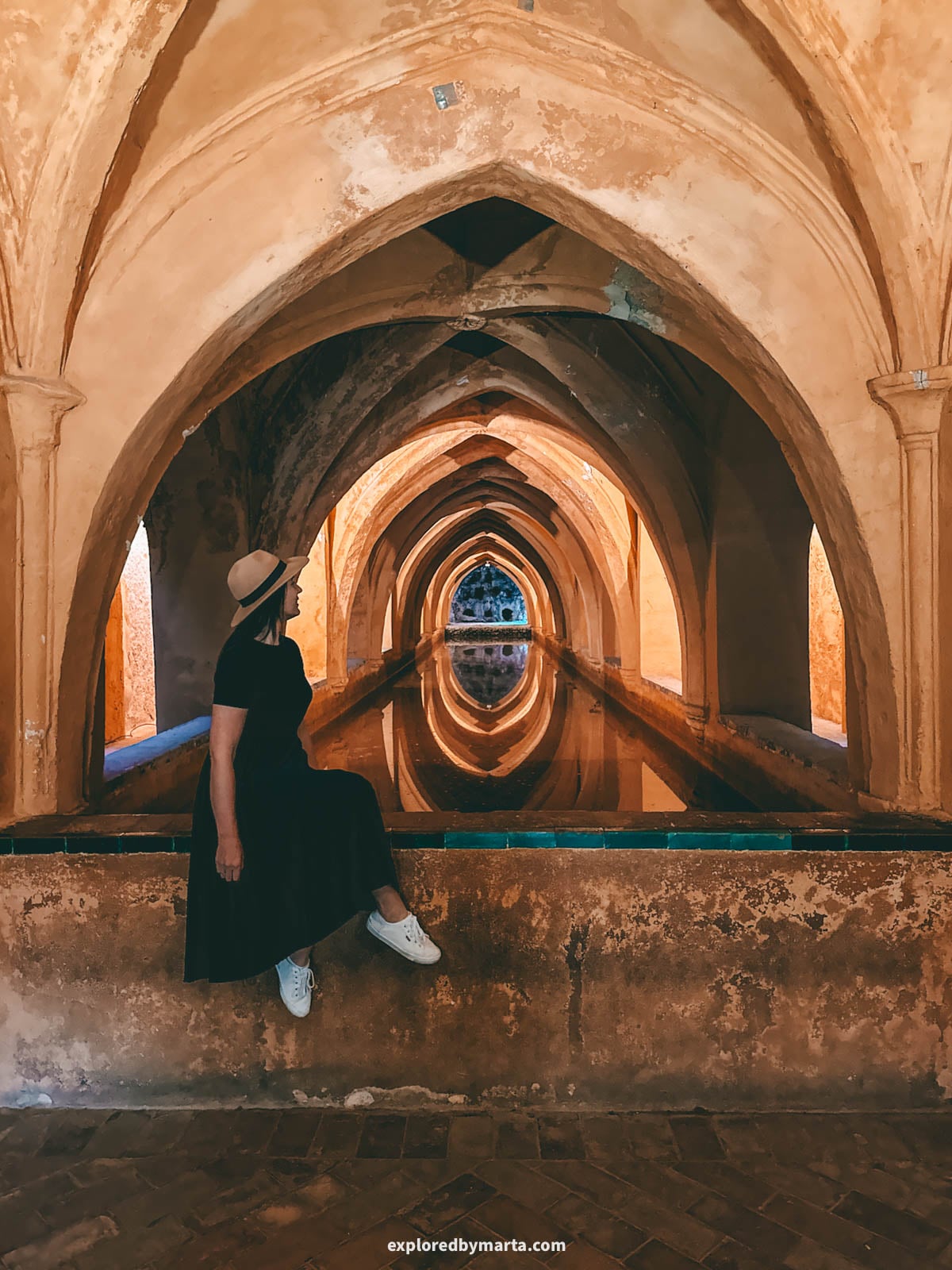 The arched pool of the Baños de Doña María de Padilla